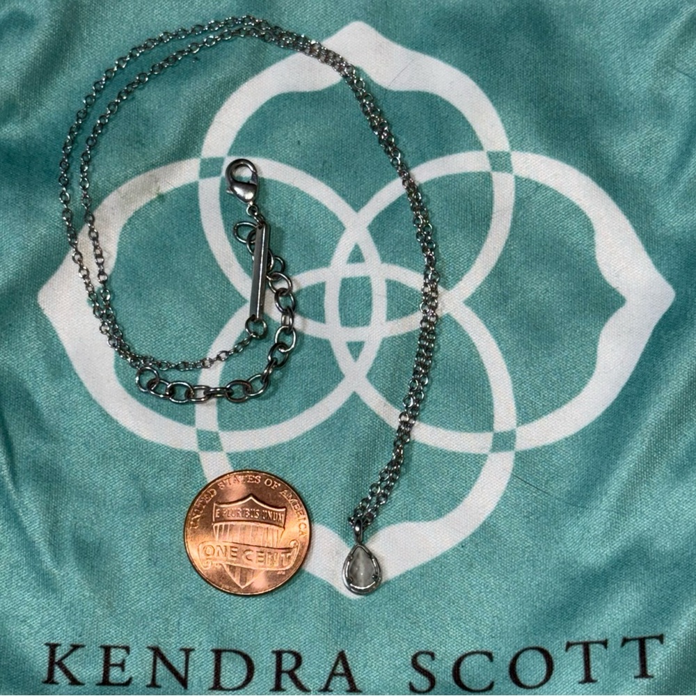 NWOT Kendra Scott Kiri Silver Necklace - Clear Quartz Mini Pendant, Silver Chain